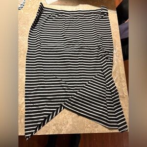 Brand New Avenue asymmentrical plus size skirt striped gray/black size 26